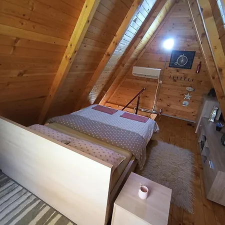 Winter Vikendica Mimiena Holiday home *